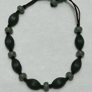 Elegant Green Beaded Bracelet